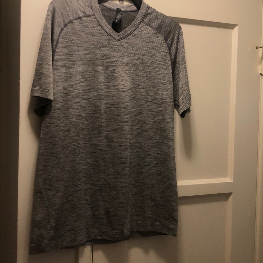 Lululemon SS Shirt Men's Medium Blk/Wh Retail $68